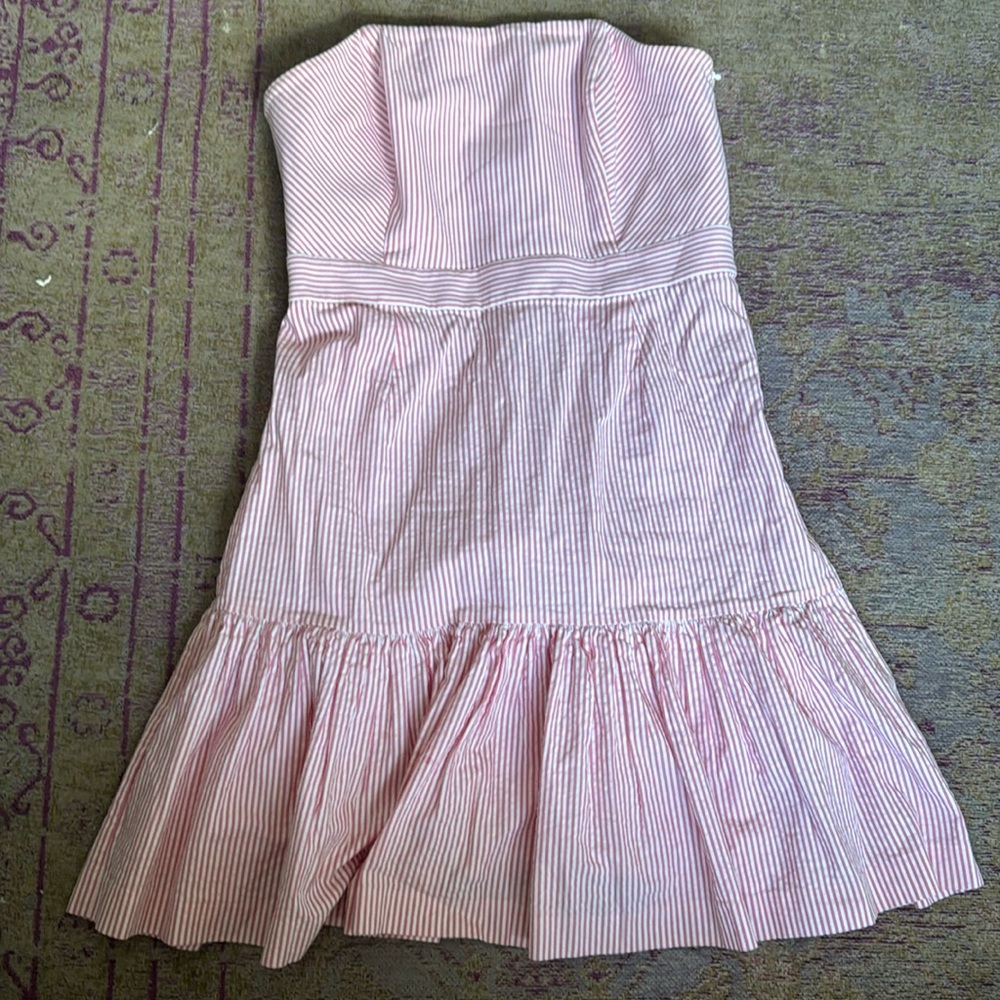 Vineyard vines strapless dress.